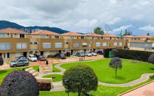 VENDO CASA EN CONJUNTO CERRADO EN CHIA, VEREDA LA BALSA