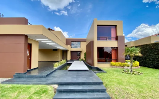 VENTA – LA CASA CON LA MEJOR UBICACION DE KALAMARY CHIA