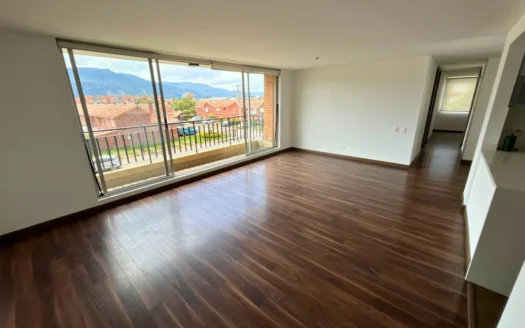 Apartamento esquinero con club house